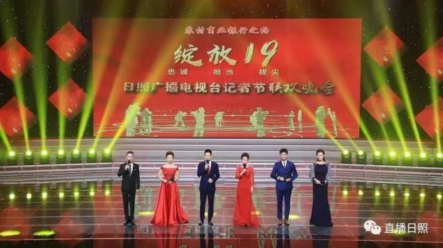 实况足球2016，如何将自创球员加入心仪俱乐部，开启传奇生涯