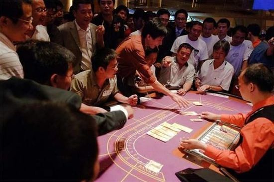 澳门赌牌风云，六张赌牌花落谁家？